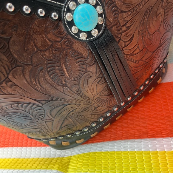 Western Brown Leather—like textured Handbag - Picture 12 of 12